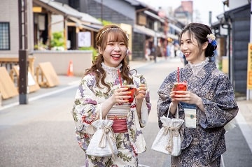 画像：観光を楽しむ